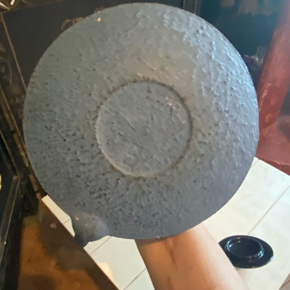 Heavy Tea Pot - Picture 6 of 6